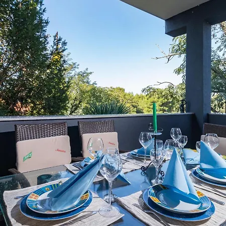 Amazing Apartment In Pula With Wifi Пула